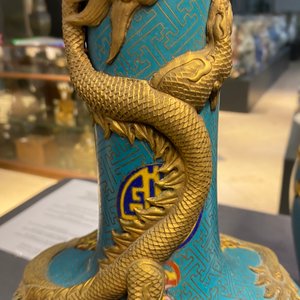 Een paar Chinese flesvormige cloisonné vazen met draken, 19e eeuw — foto 25