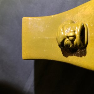 Een paar Chinese geel geglazuurde biscuit vazen, Wang Bing Rong Zuo merk, 19e eeuw — foto 26