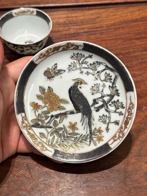 Een paar Chinese grisaille en vergulde koppen en schotels met fazanten, Yongzheng — foto 19