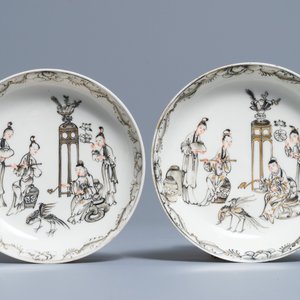 Een paar Chinese grisaille en vergulde koppen en schotels, Qianlong — foto 2