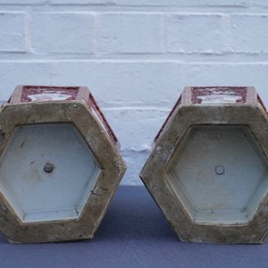 Een paar Chinese hexagonale ajour bewerkte dubbelwandige famille rose vazen, Yongzheng — foto 14