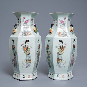 Een paar Chinese hexagonale qianjiang cai vazen met dames, 19/20e eeuw — foto 1