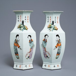 Een paar Chinese hexagonale qianjiang cai vazen met dames, 19/20e eeuw — foto 4