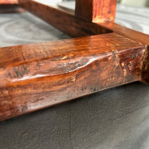 Een paar Chinese huanghuali houten stoelen, Republiek, 20e eeuw — foto 45