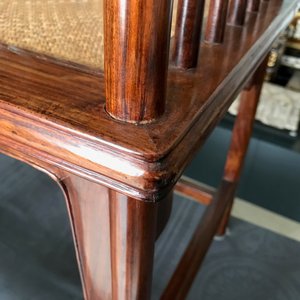 Een paar Chinese huanghuali houten stoelen, Republiek — foto 38