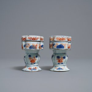 Een paar Chinese Imari-stijl specerijdozen met deksels, Kangxi — foto 3