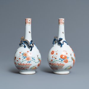 Een paar Chinese in Nederland beschilderde Kakiemon-stijl vaasjes, Kangxi — foto 4