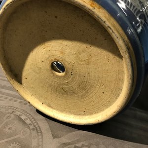 Een paar Chinese jardinières met slibversiering op blauwe fondkleur, 19e eeuw — foto 11