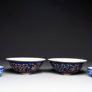 Een paar Chinese kommen en een paar kopjes in Canton email, Ruyi 如意 merk, Qianlong — foto 2