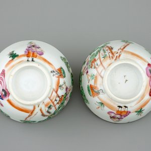 Een paar Chinese koppen en schotels met kersenplukkers, Qianlong, 18e eeuw — foto 10