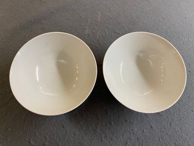 Een paar Chinese monochrome robijnrode kommen, Guangxu merk en periode — foto 1