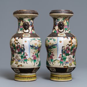 Een paar Chinese Nanking famille rose vazen, 19e eeuw — foto 2