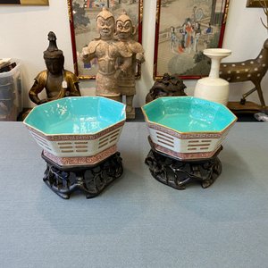 Een paar Chinese octagonale kommen met trigrammen, Tongzhi merk en periode — foto 11