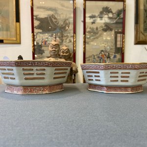 Een paar Chinese octagonale kommen met trigrammen, Tongzhi merk en periode — foto 17