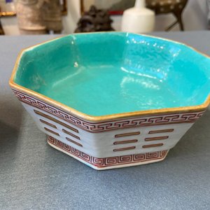 Een paar Chinese octagonale kommen met trigrammen, Tongzhi merk en periode — foto 20