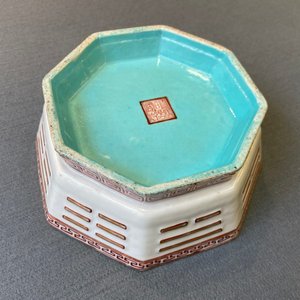 Een paar Chinese octagonale kommen met trigrammen, Tongzhi merk en periode — foto 21