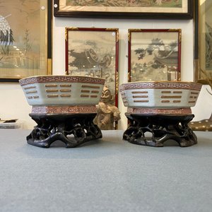 Een paar Chinese octagonale kommen met trigrammen, Tongzhi merk en periode — foto 10