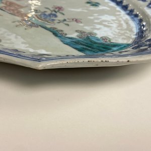 Een paar Chinese ovale famille rose schotels met een dame in een tuin, Qianlong — foto 10