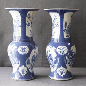 Een paar Chinese poederblauwe yenyen vazen en twee celadon vazen, 19e eeuw — foto 16