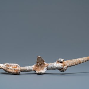 Een paar Chinese polychrome aardewerken figuren van draken, Han — foto 7