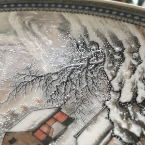 Een paar Chinese polychrome schotels met winterlandschapsdecor, Republiek, 20e eeuw — foto 4
