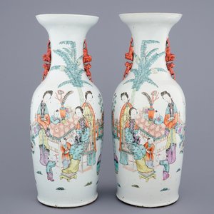 Een paar Chinese qianjiang cai vazen gesigneerd Xiao Yun, 19/20e eeuw — foto 1