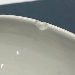 Een paar Chinese qianjiang cai vazen met antiquiteiten en boeddhistische leeuwen, 19/20e eeuw — foto 12