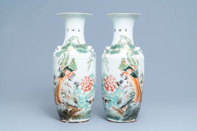 Een paar Chinese qianjiang cai vazen met vogels, 19/20e eeuw