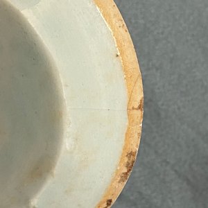Een paar Chinese qingbai schotels met reliëfdecor, Song — foto 4