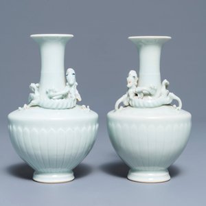 Een paar Chinese ru-stijl geglazuurde vaasjes met qilong, Yongle merk, 19e eeuw — foto 2