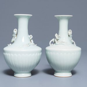 Een paar Chinese ru-stijl geglazuurde vaasjes met qilong, Yongle merk, 19e eeuw — foto 4