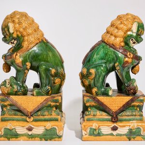 Een paar Chinese sancai geglazuurde tempelleeuwen in Ming-stijl, 20e eeuw — foto 4