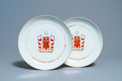 Een paar Chinese schotels met het wapen van Ross of Balnagowan voor de Schotse markt, Qianlong