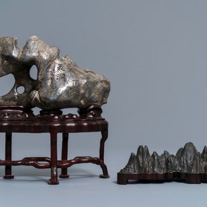 Een paar Chinese sokkels in parelmoer en lakwerk en twee 'scholar rocks', 19/20e eeuw — foto 2