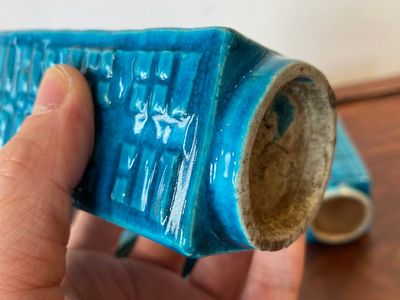 Een paar Chinese turquoise 'cong' vazen en een 'luduan' wierookbrander, 19/20e eeuw — foto 15