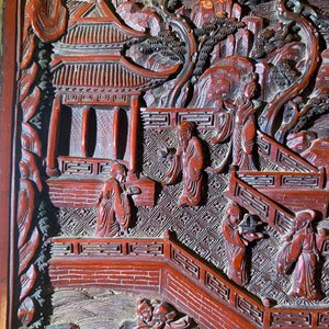 Een paar Chinese tweekleurige vierkante lakwerk schotels, Qianlong merk en periode — foto 13