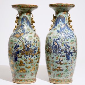 Een paar Chinese vazen met Canton famille rose decor op celadon fondkleur, 19e eeuw — foto 3