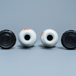 Een paar Chinese vazen met ijzerrood en verguld decor, Qianlong merk, Republiek — foto 6