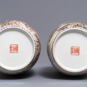 Een paar Chinese vazen met landschapsdecor, gesign. Zhou Guo Jun, Republiek, 20e eeuw — foto 5