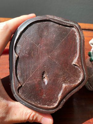 Een paar Chinese verte biscuit vazen gedragen door boeddhistische leeuwen, Kangxi — foto 18