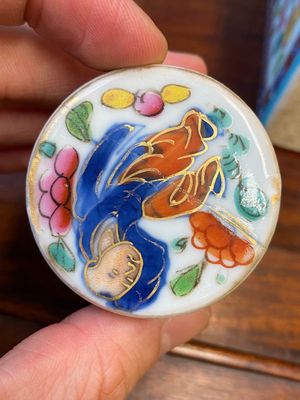 Een paar Chinese vierkante blauw-witte flessen in Europa overgedecoreerd, Kangxi — foto 13