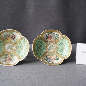 Een paar Chinese vierlobbige koppen en schotels met AR-merk naar Meissen voorbeeld, Tongzhi — foto 14