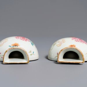 Een paar Chinese wandvaasjes met floraal decor, Qianlong merk, 19/20e eeuw — foto 5