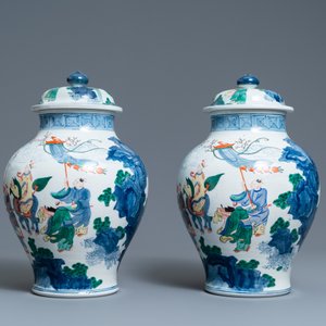Een paar Chinese wucai dekselpotten, 19/20e eeuw — foto 4