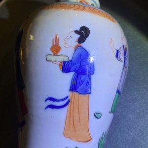 Een paar Chinese wucai 'meiping' vazen, 19e eeuw — foto 15