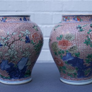 Een paar Chinese wucai potten met bloemen en vogels, Transitie periode — foto 8