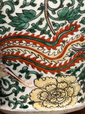 Een paar Chinese wucai vazen met feniksen en pioenrozen, Transitie periode — foto 11