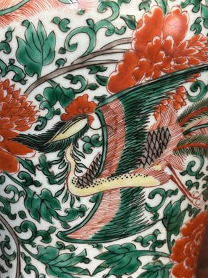 Een paar Chinese wucai vazen met feniksen en pioenrozen, Transitie periode — foto 9