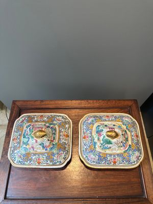 Een paar 'CSM' gemonogrammeerde Chinese famille rose dekselterrines, Jiaqing — foto 5