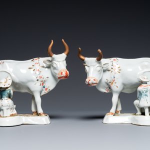 Een paar deels koud beschilderde witte Delftse melkersgroepen, 18e eeuw — foto 3